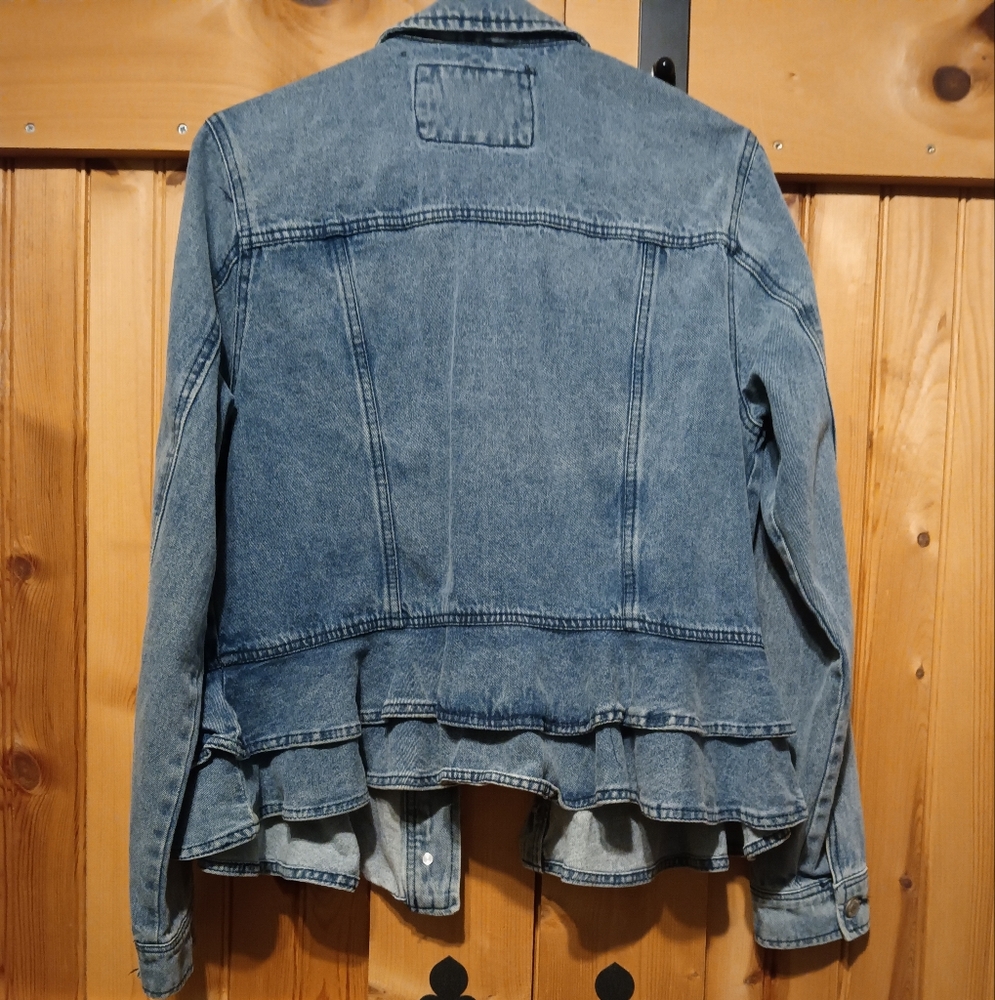 Ashley Vintage Charm- Size XL- Ruffled denim jacket